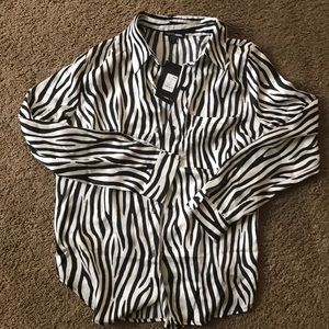 Long sleeve black and white blouse